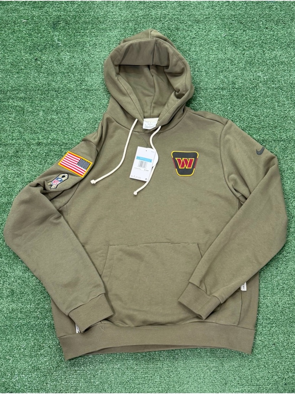 Nike Washington Commanders 2025 Salute to Service Sideline Hoodie Size Medium